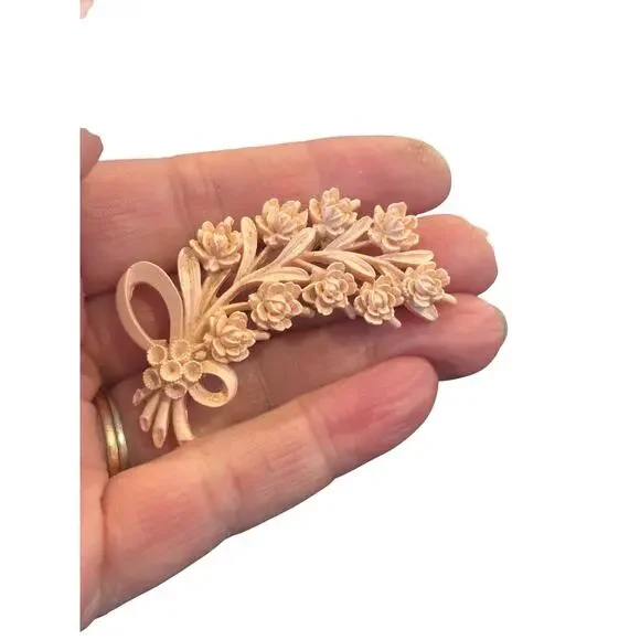 Vintage Carved Celluloid Floral Brooch Peach Rose Spray 1930s 1940s Pin - Picture 7 of 10